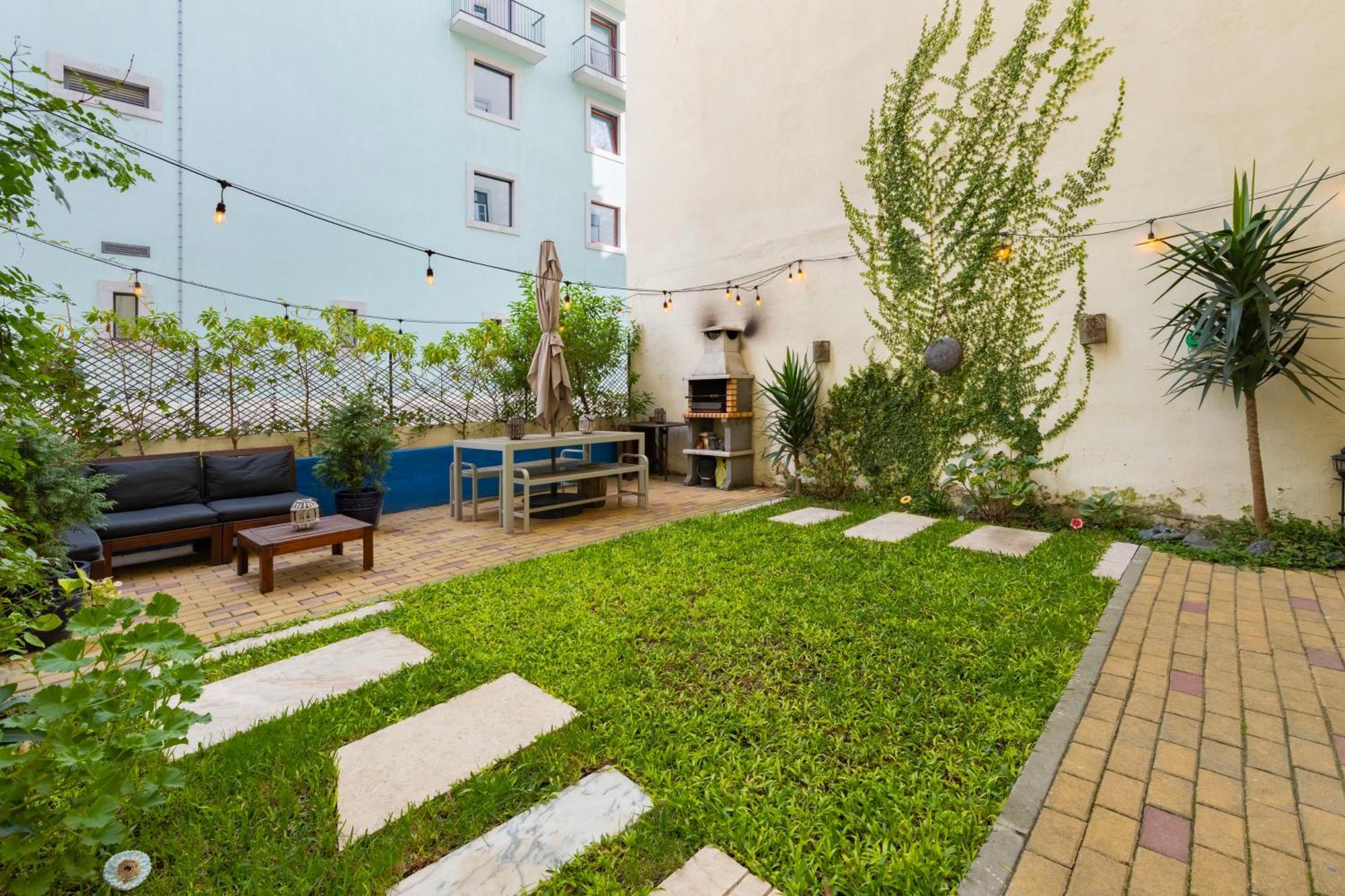 Lisbon Intendente Terrace Apartment With Bbq Luaran gambar
