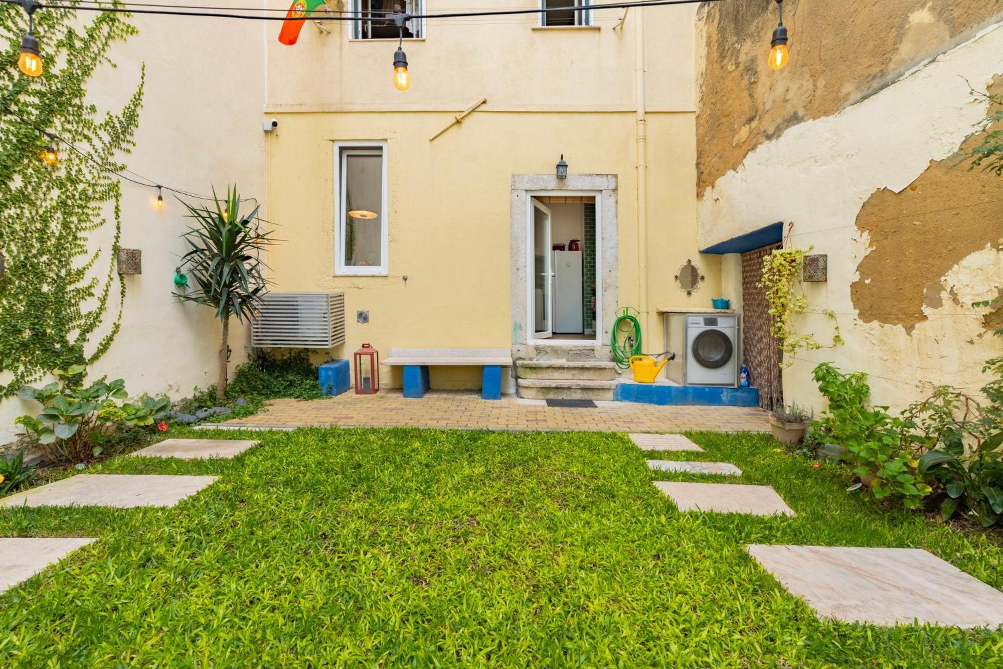 Lisbon Intendente Terrace Apartment With Bbq Luaran gambar