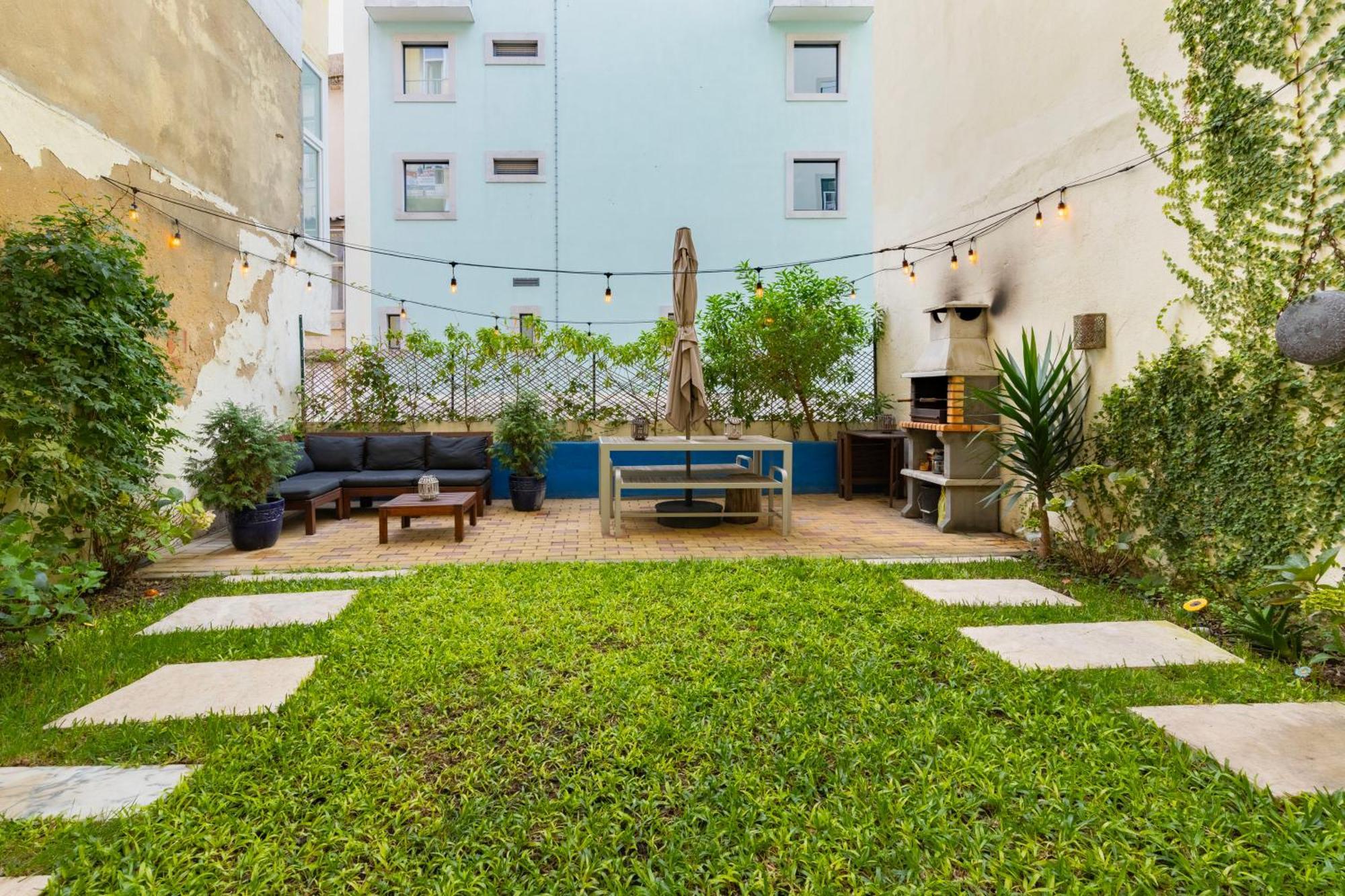 Lisbon Intendente Terrace Apartment With Bbq Luaran gambar